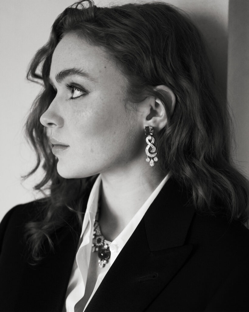 Sadie Sink, gwp, bling