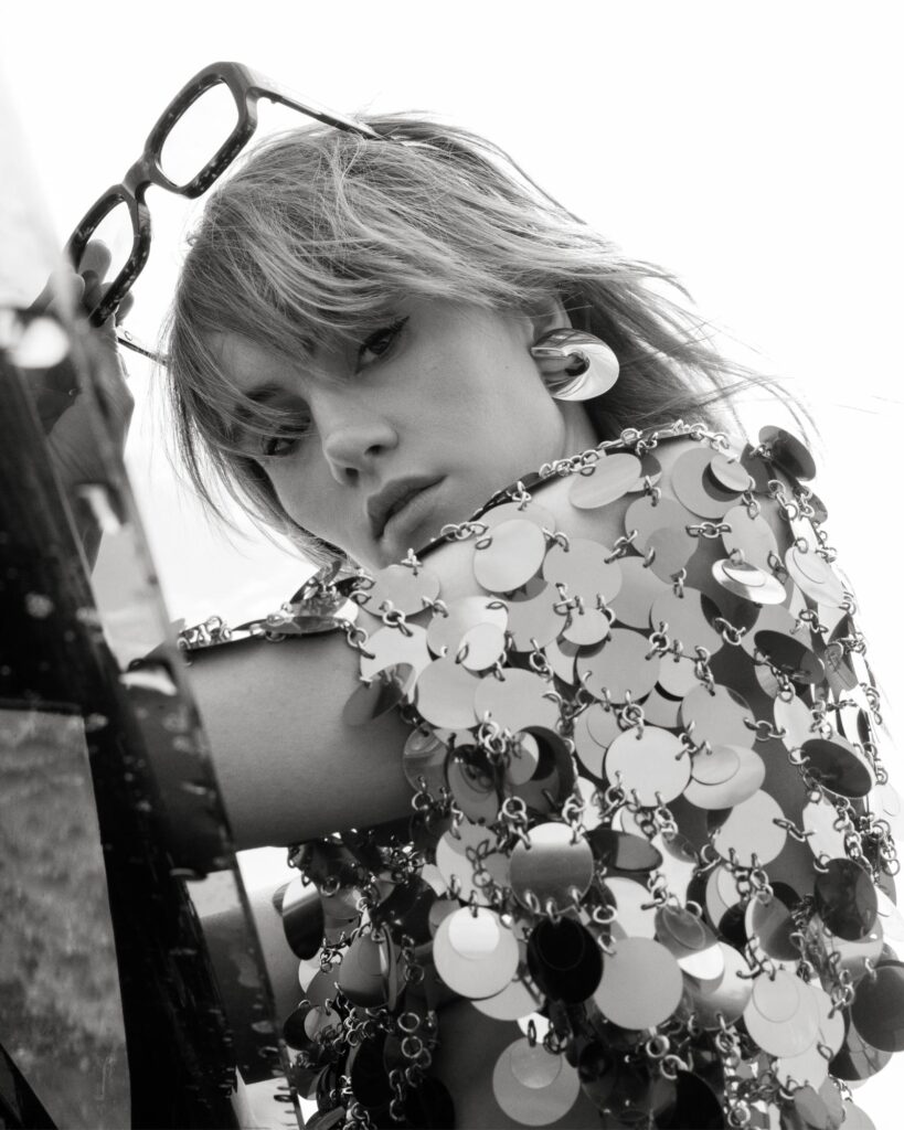 Suki Waterhouse, gwp, bling